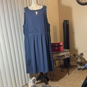 Sleeveless Navy Midi Dress with Keyhole Detail